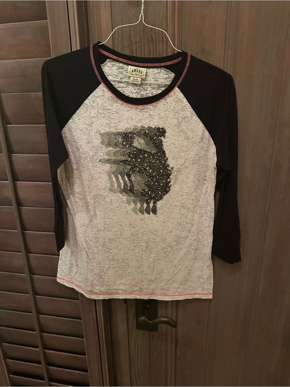 Ariat Black Sleeve Heathered White Graphic Raglan Top with Pink Accent